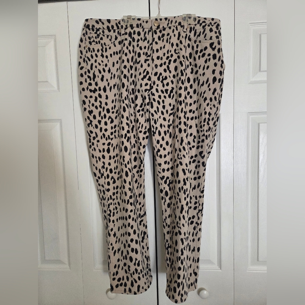 Chico's So Slimming Girlfriend Slim Leg Ankle Pant Leopard Print